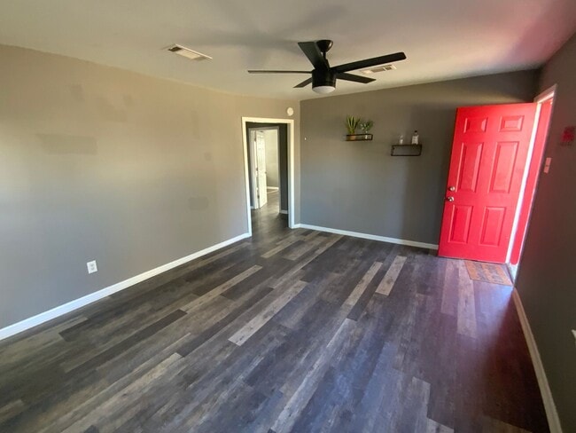 Foto del edificio - 111 E Pine St