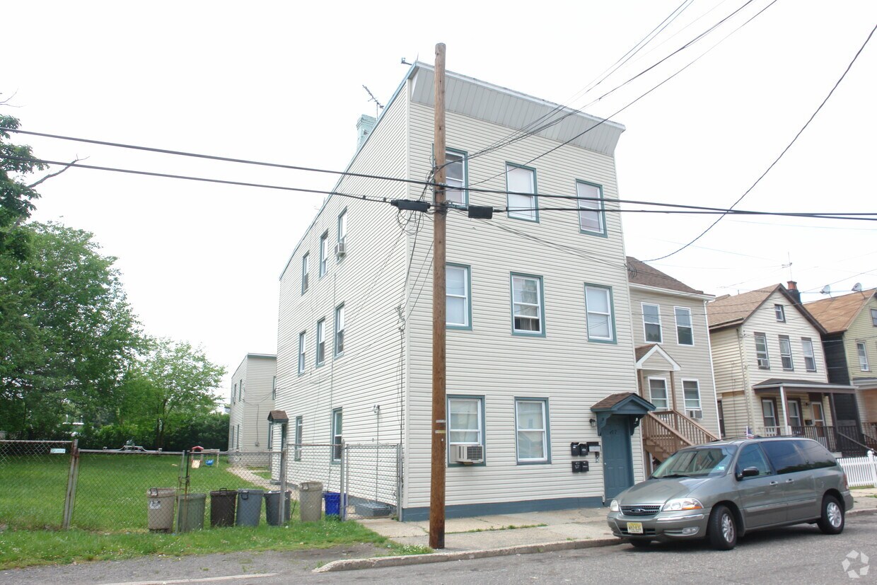 Foto del edificio - 477 Miller St