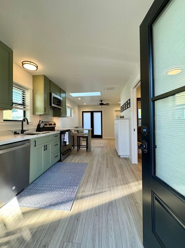 Building Photo - Furnished ADU 1 Bedroom 1 Bathroom Less Th...