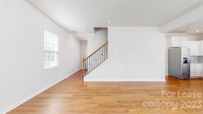 Building Photo - 335 Kennerly Center Dr