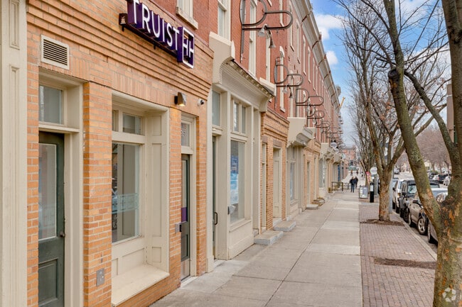 Retail - Paloma University City Apartments