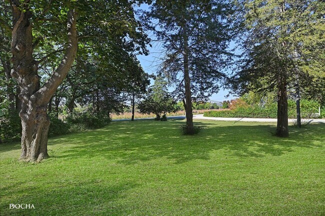 Foto del edificio - 4 Acorn Ln