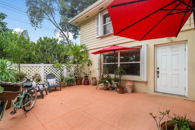 Foto del edificio - 8146 Bridgewater Ct