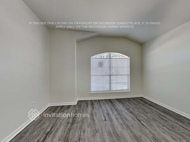 Foto del edificio - 15407 Riford Dr