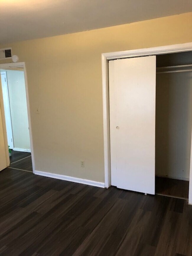 Foto del edificio - MOVE IN SPECIAL AVAILABLE!! NON-REFUNDABLE...