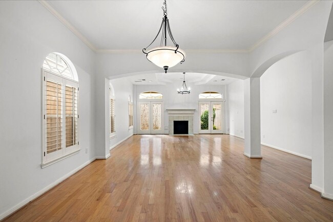 Building Photo - 620 Detering St