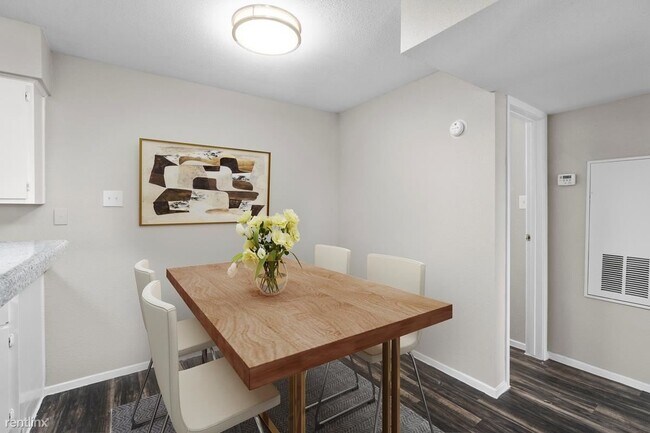 Foto del edificio - 2 br, 1 bath Condo - 1010 Magnolia St Flat...
