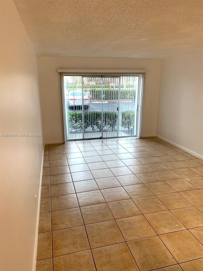 Building Photo - 3212 Coral Ridge Dr