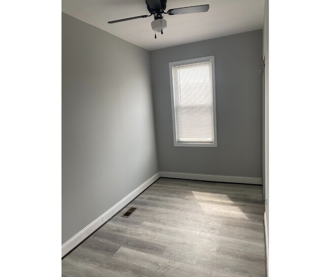 Foto del edificio - 1211 Poplar Grove St