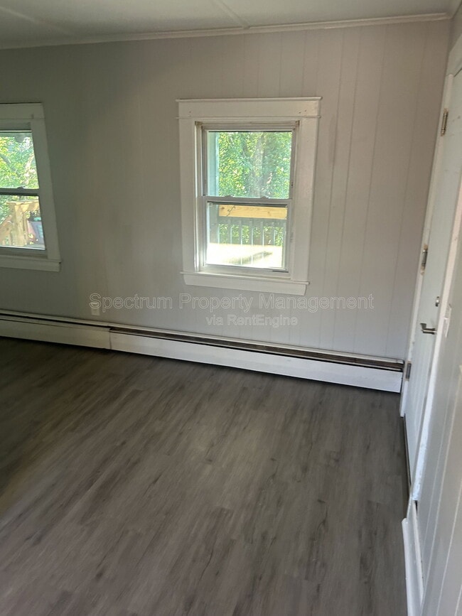 Building Photo - 45 Elm St