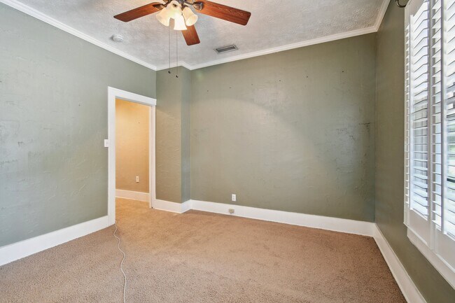Foto del edificio - 4259 Irvington Ave