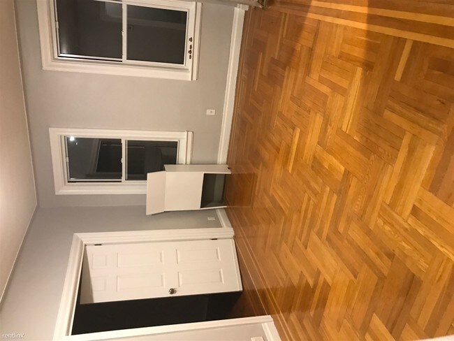 Building Photo - 4 br, 1 bath Apartment - 2729 21st St
