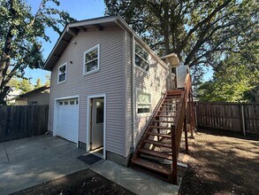 Building Photo - 4238 2nd Ave