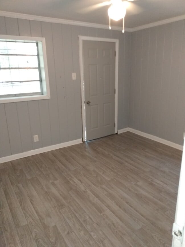 Building Photo - 5309 Chantilly Terrace