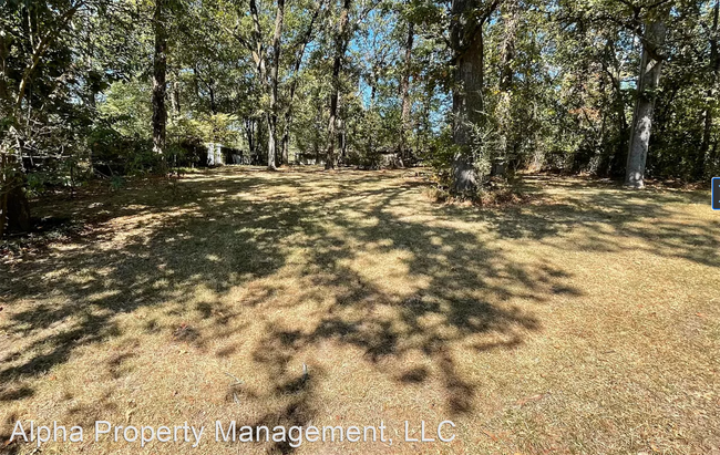 Building Photo - 3 br, 1 bath House - 2831 Woodside Dr