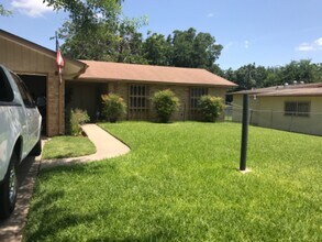 Building Photo - 7911 Riata Ave