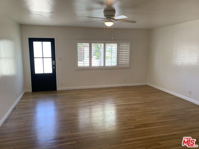 Foto del edificio - 7613 Goddard Ave