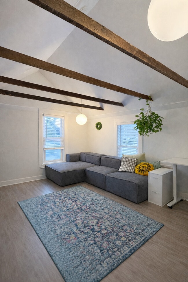 Building Photo - 816 Fargo Blvd