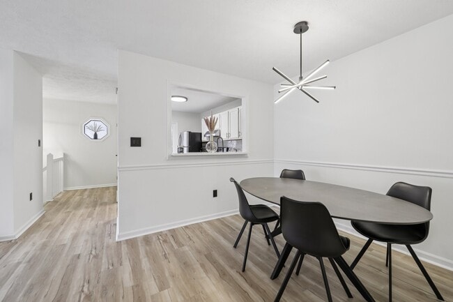 Building Photo - 2209 Hunters Run Dr