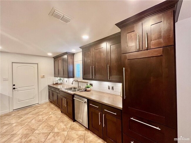 Foto del edificio - 3212 N 22nd St