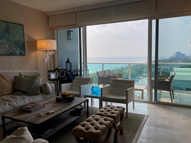 Foto del edificio - 100 Bayview Dr