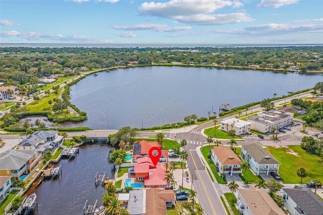 Foto del edificio - 325 W Martin Luther King Jr Dr