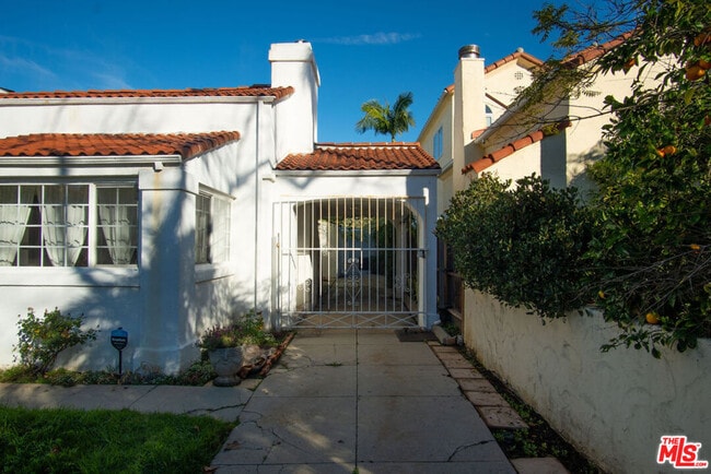 Building Photo - 6501 Drexel Ave