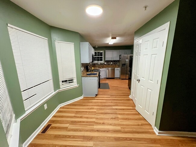 Foto del edificio - 6301 Grenfell Ct