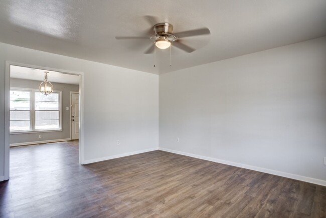 Building Photo - Beautiful Home in Central Lubbock