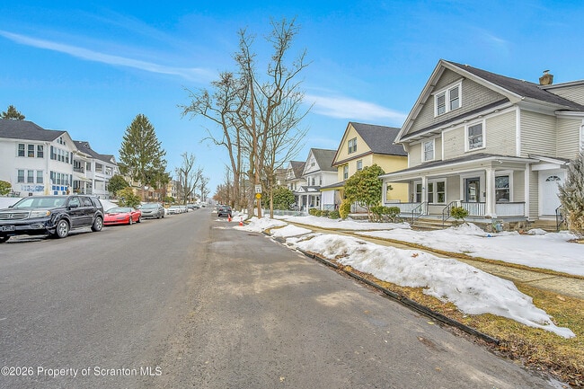 Building Photo - 529 Wheeler Ave