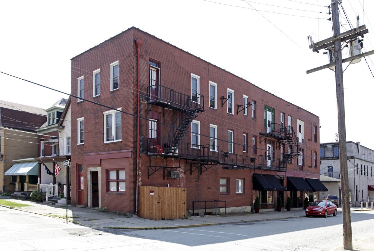 117123 Center Ave, Pitcairn, PA 15140 Apartments in Pitcairn, PA