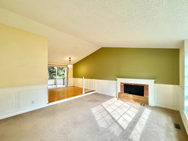 Building Photo - English Hill Gem For Rent