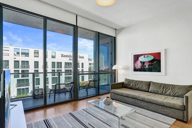 Building Photo - 1220 17th St