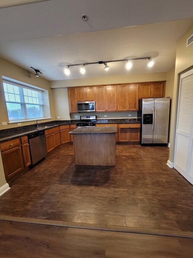 Building Photo - 1 Itasca Pl