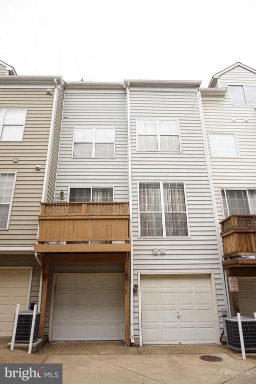 Building Photo - 6004 Lincolnia Rd