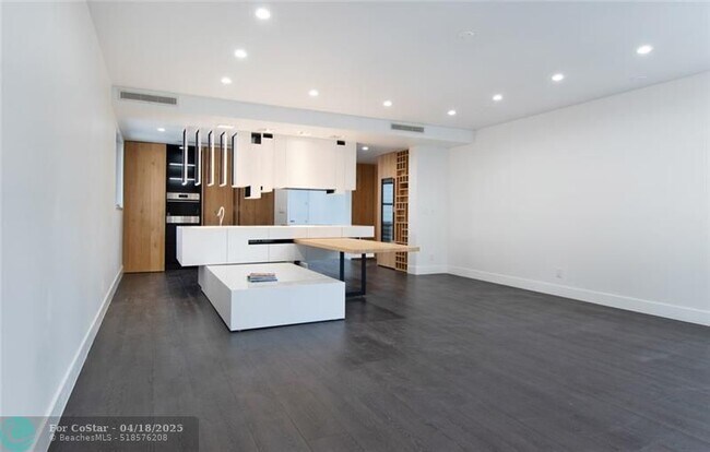 Foto del edificio - 26 SE 10th Ave