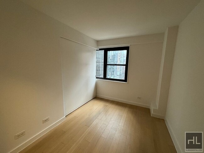 Building Photo - East 39th Street