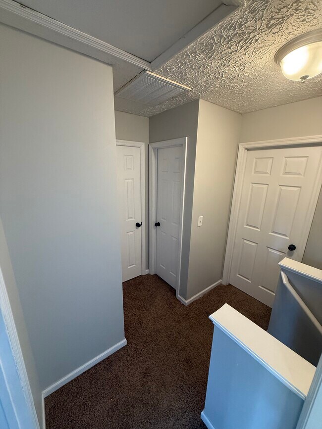 Foto del edificio - 1 Donnell Ave