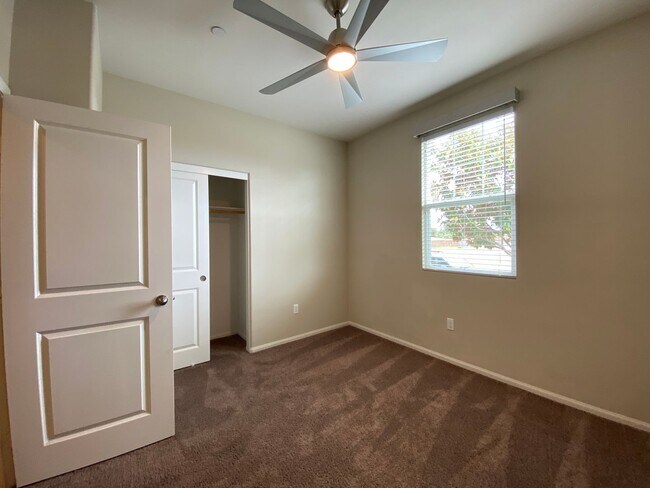 Foto del edificio - Beautiful 5 Bedroom/3 Bath Oceanside Home in Dixie Village