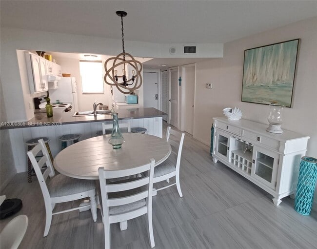 Building Photo - 9900 S Ocean Dr