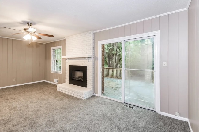 Building Photo - 2905 Piedmont Dr