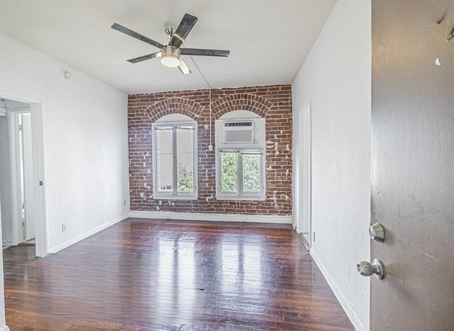 Building Photo - 1405 S Berendo St