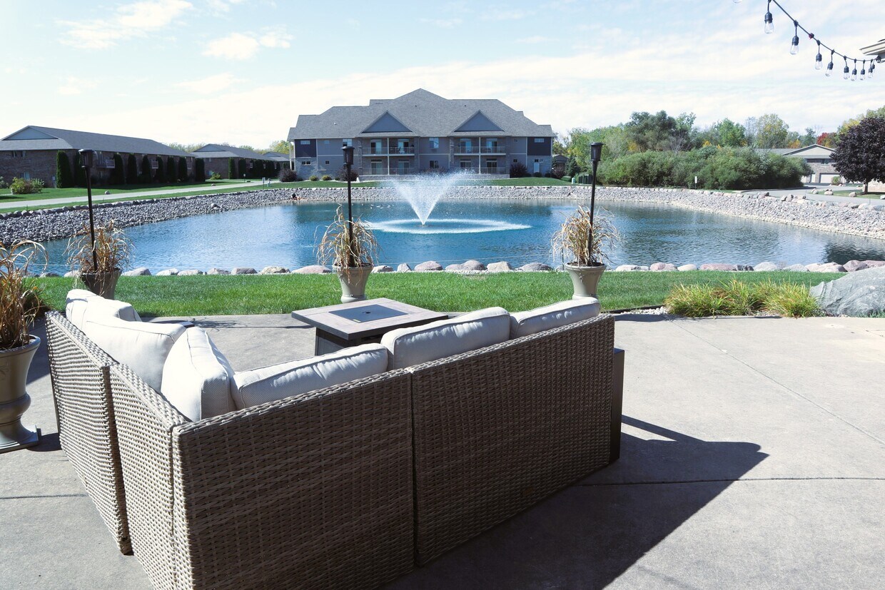 Fox Crossing Creek Apartments Apartments in Neenah, WI