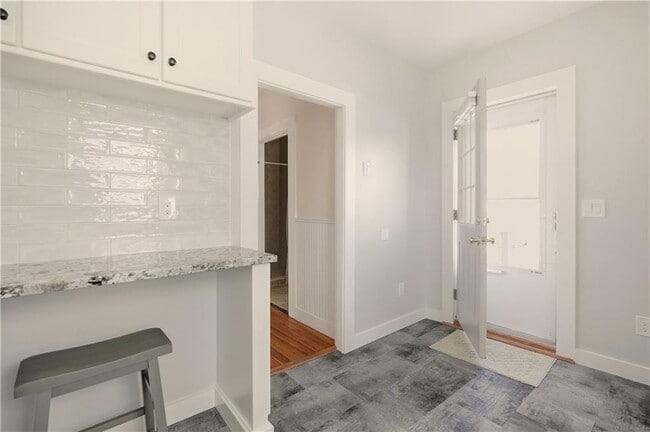 Foto del edificio - 65 Maple Ave