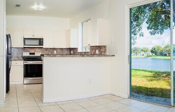 Building Photo - 2831 SE 15th Rd