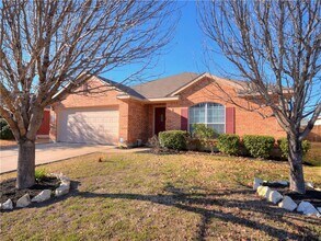 Building Photo - 607 Washington Square Dr