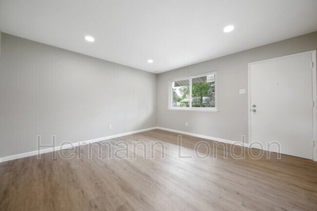 Building Photo - 690 Central Pkwy