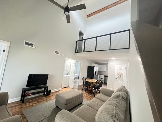 Photo - 515 37th Ave N Apartment