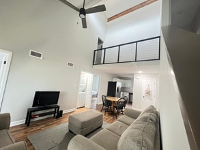 Building Photo - 515 37th Ave N