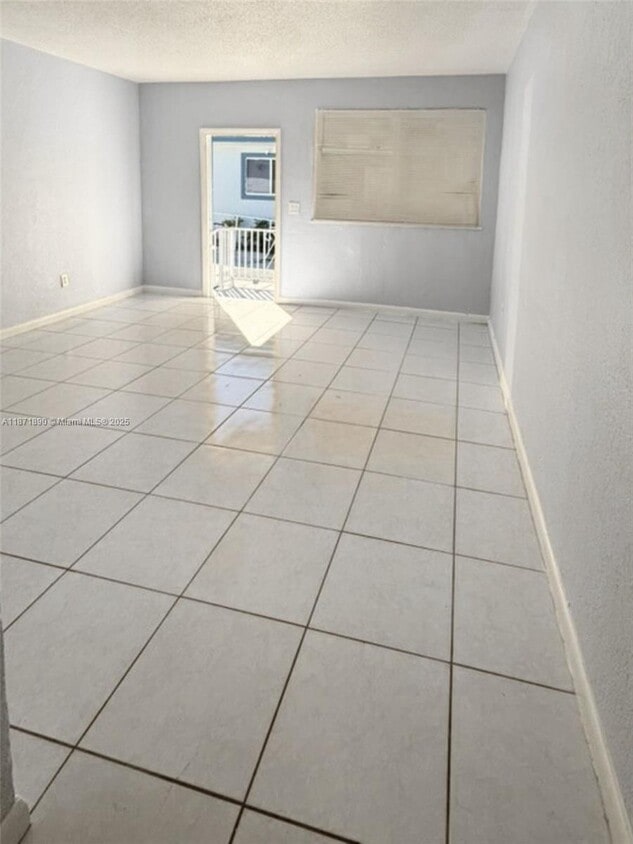 Primary Photo - 3737 NW 20th Ave